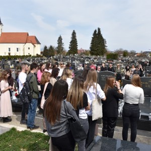 Maturanti NKG-a obilježili spomen na treću obljetnicu smrti Anamarije Carević